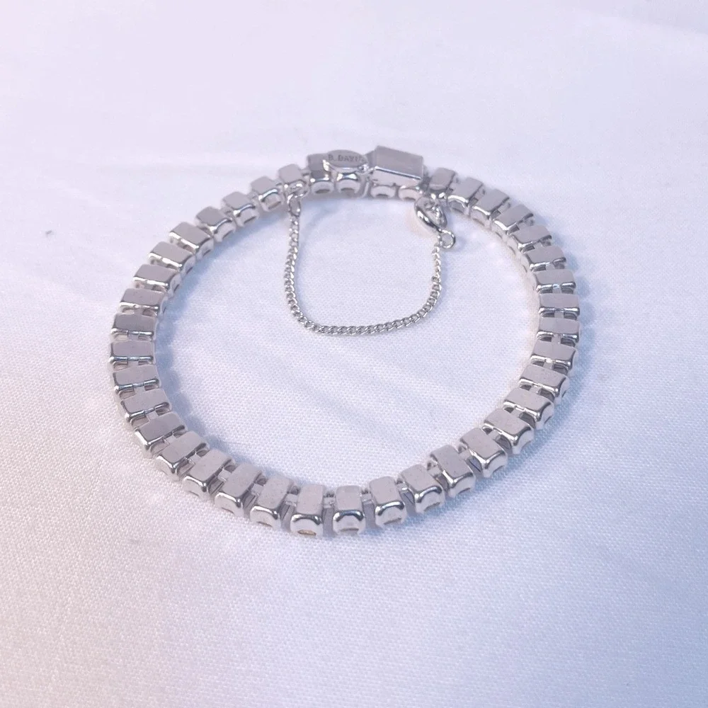 B David Vintage Crystal Tennis Bracelet Baguette Silver Tone Safety Chain 7in